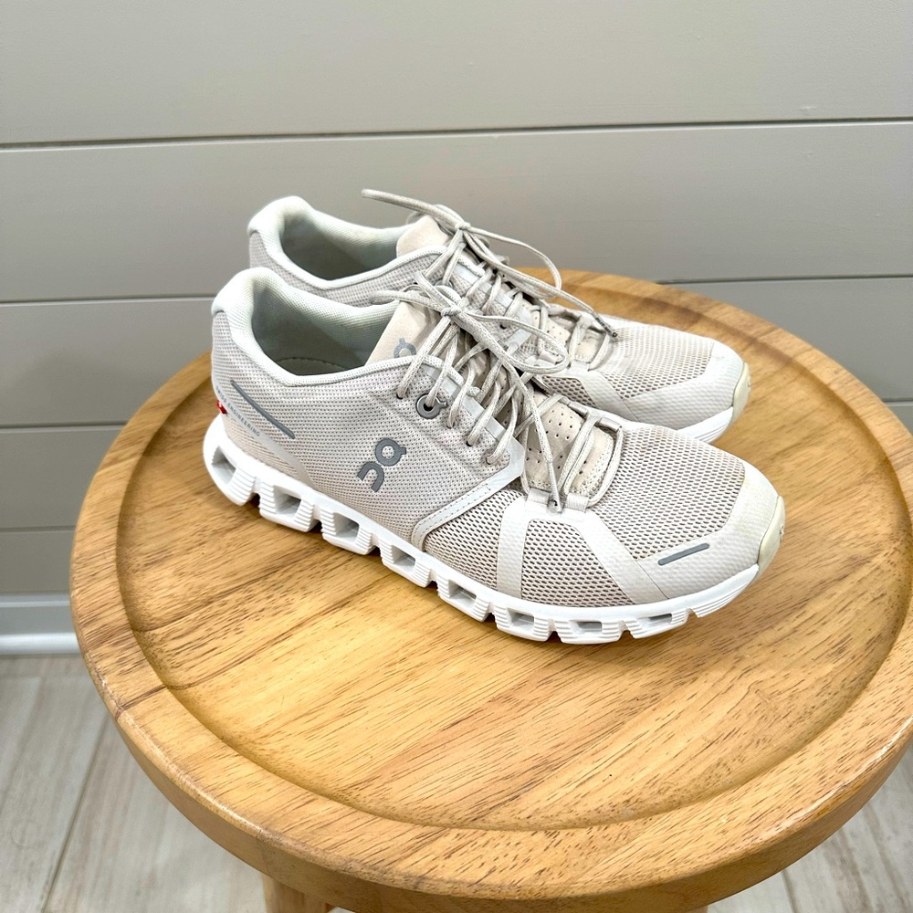 On Cloud 5 women’s size 8